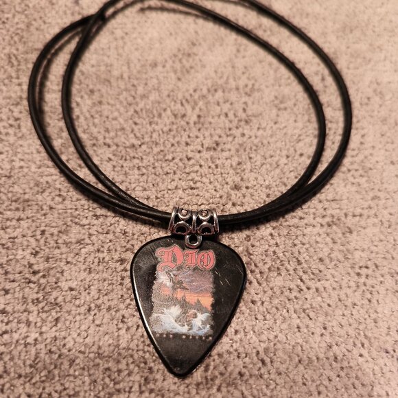 BLACK DIO HOLY DIVER ALBUM COVER GUITAR PICK NECKLACE - Picture 1 of 2